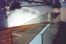 Glasscheiben mit Silikon verkleben